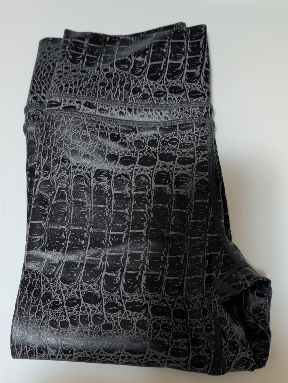 Zyia Gray Armor Light N Tight Leggings